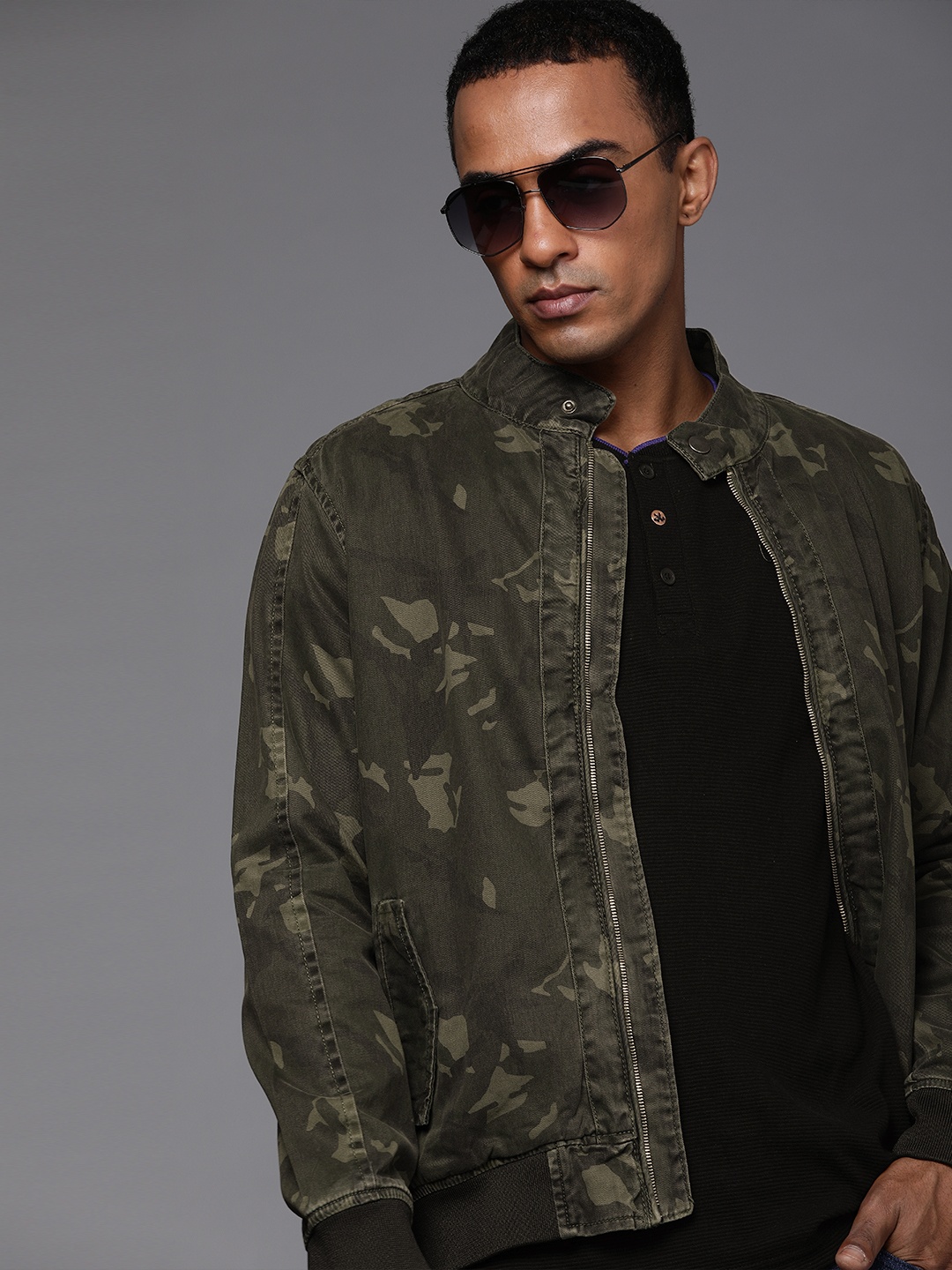 

WROGN Men Olive Green Camouflage Pure Cotton Bomber Jacket