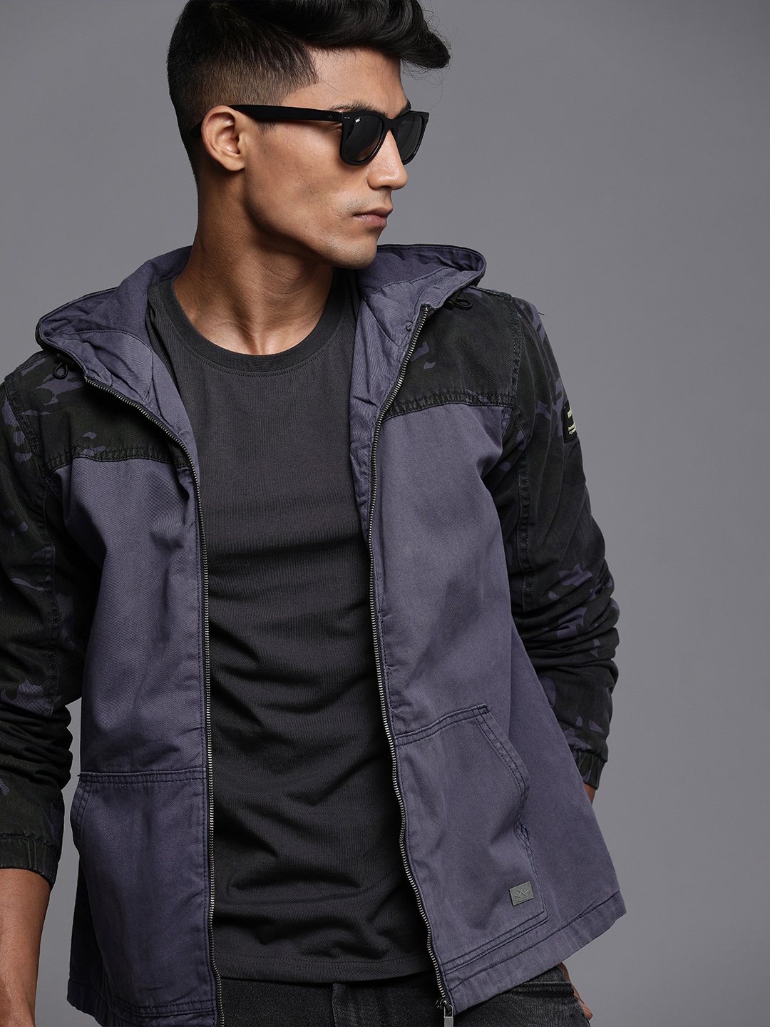 

WROGN Men Navy Blue & Black Camouflage Printed Hooded Denim Jacket
