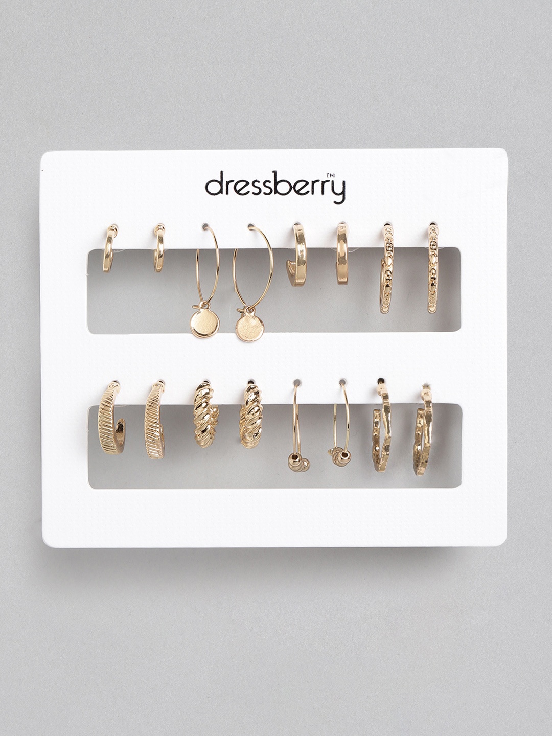 

DressBerry Set of 8 Gold-Toned Earrings