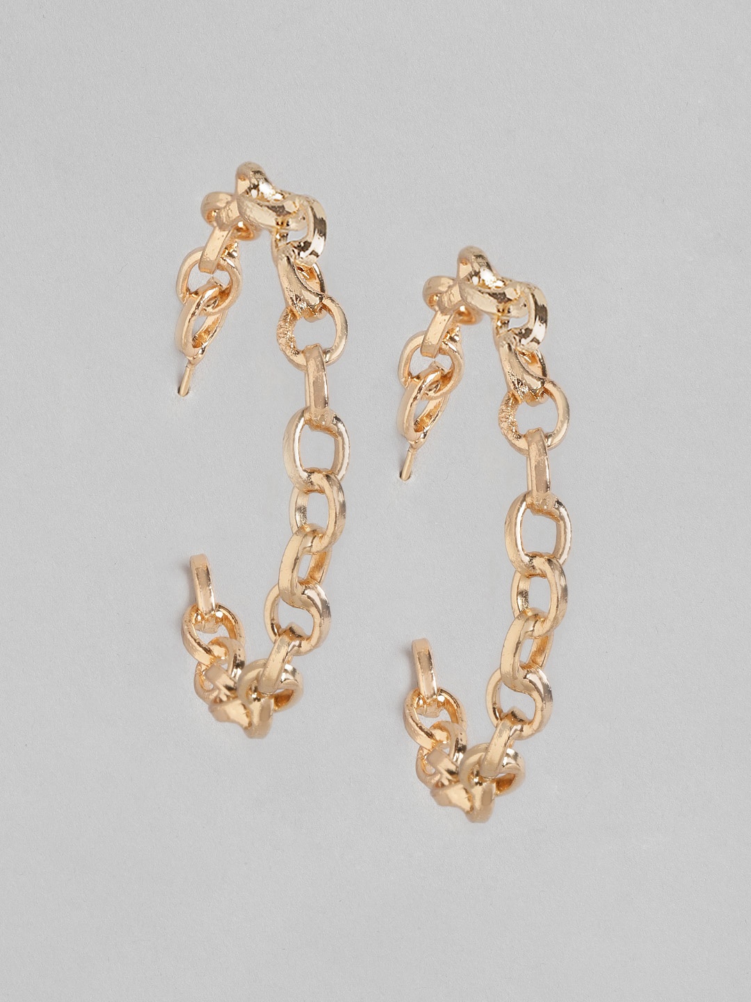 

DressBerry Gold-Toned Link Patterned Crescent Shaped Half Hoop Earrings