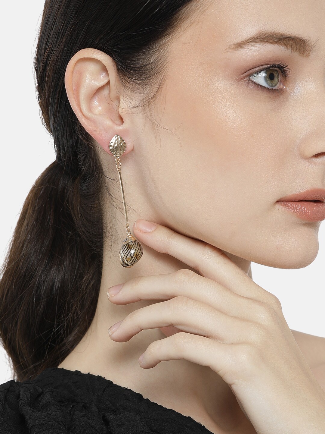 

DressBerry Gold-Toned & Brown Contemporary Drop Earrings with Sea Shell Detail
