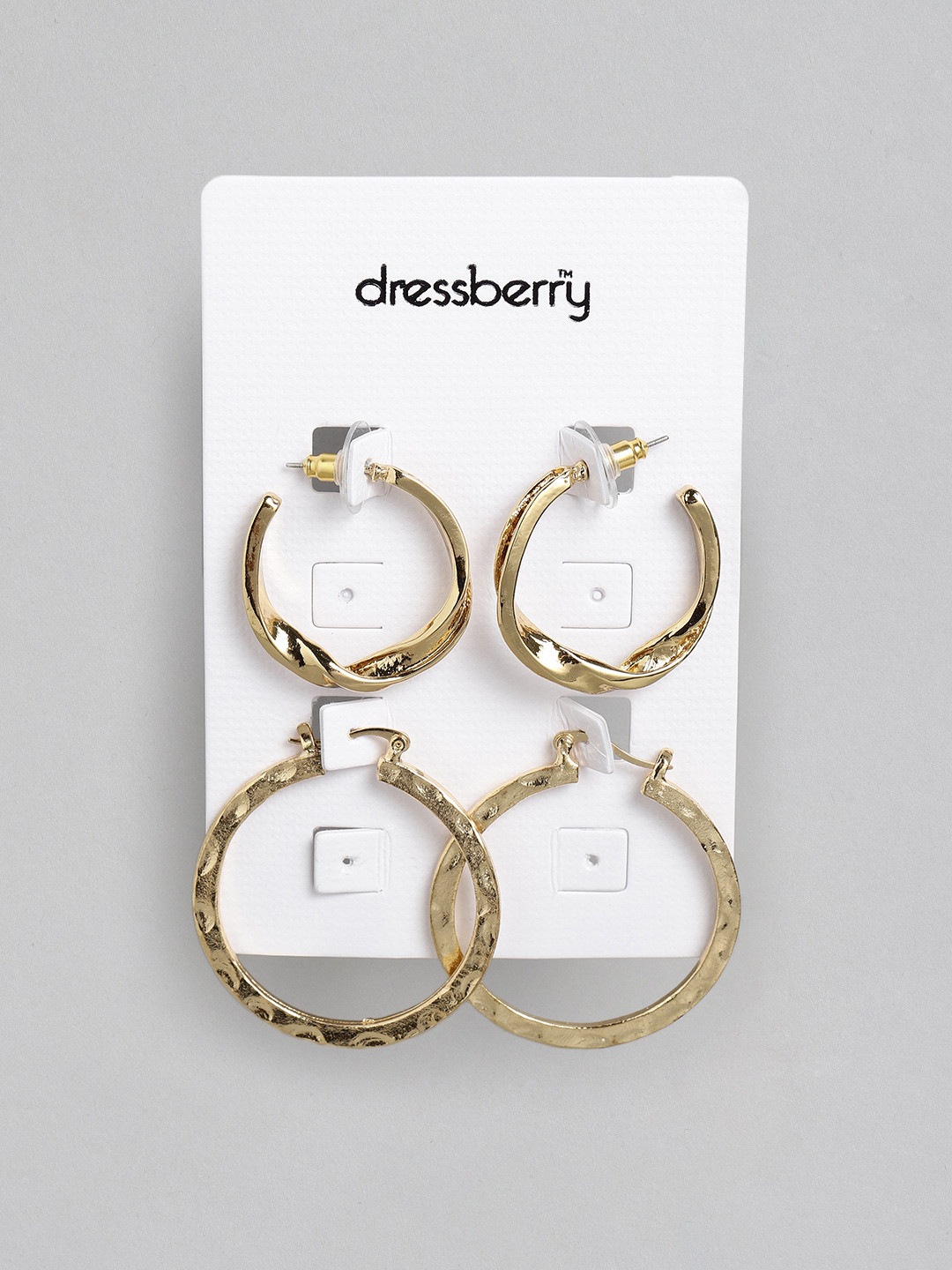 

DressBerry Set of 2 Gold-Toned Earrings