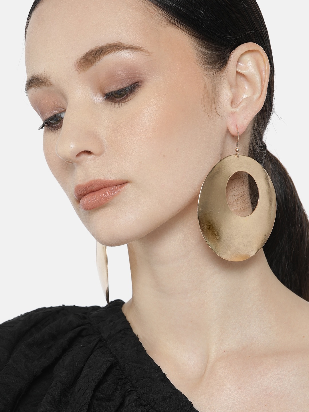 

DressBerry Women Gold-Toned Circular Drop Earrings