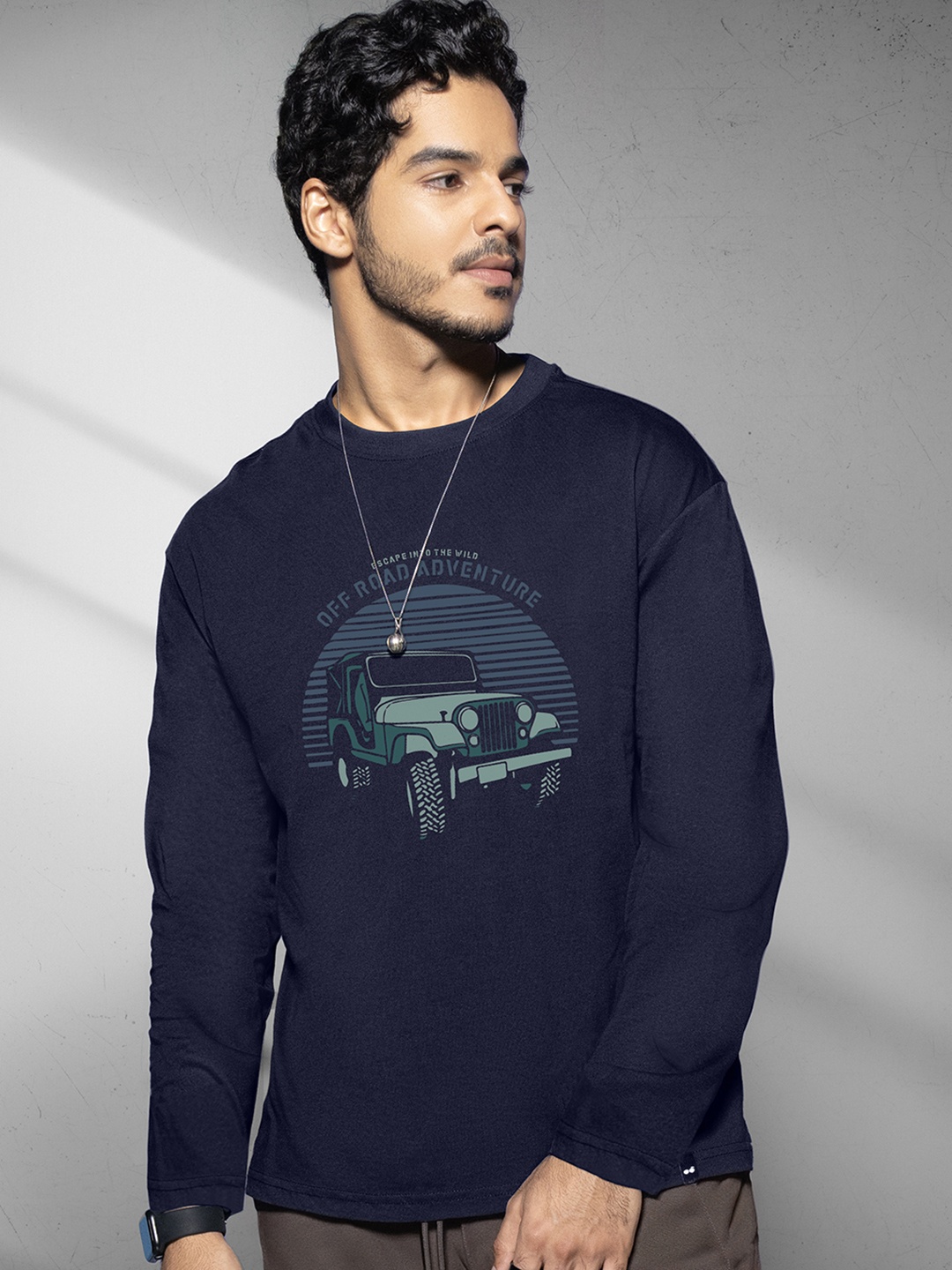 

Bewakoof Men Navy Blue Printed Round Neck T-shirt