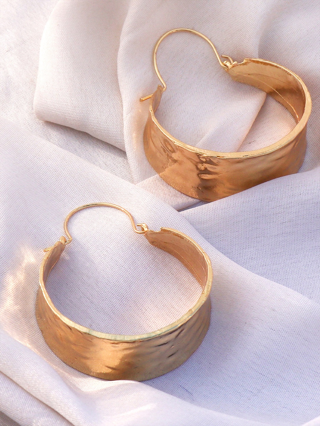 

JOKER & WITCH Gold-Toned Contemporary Hoop Earrings