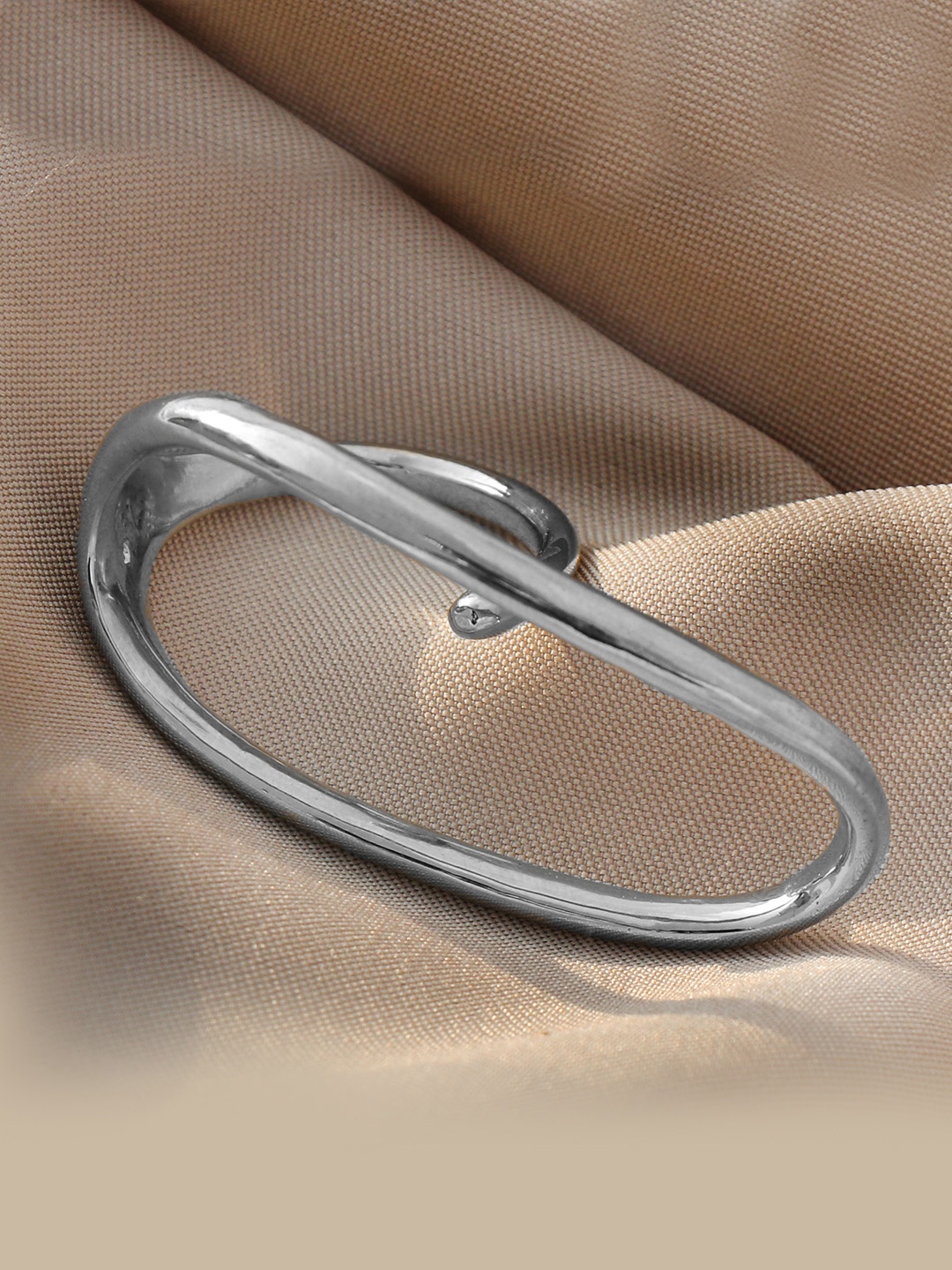 

JOKER & WITCH Women Silver-Toned Fliud Adjustable Finger Ring