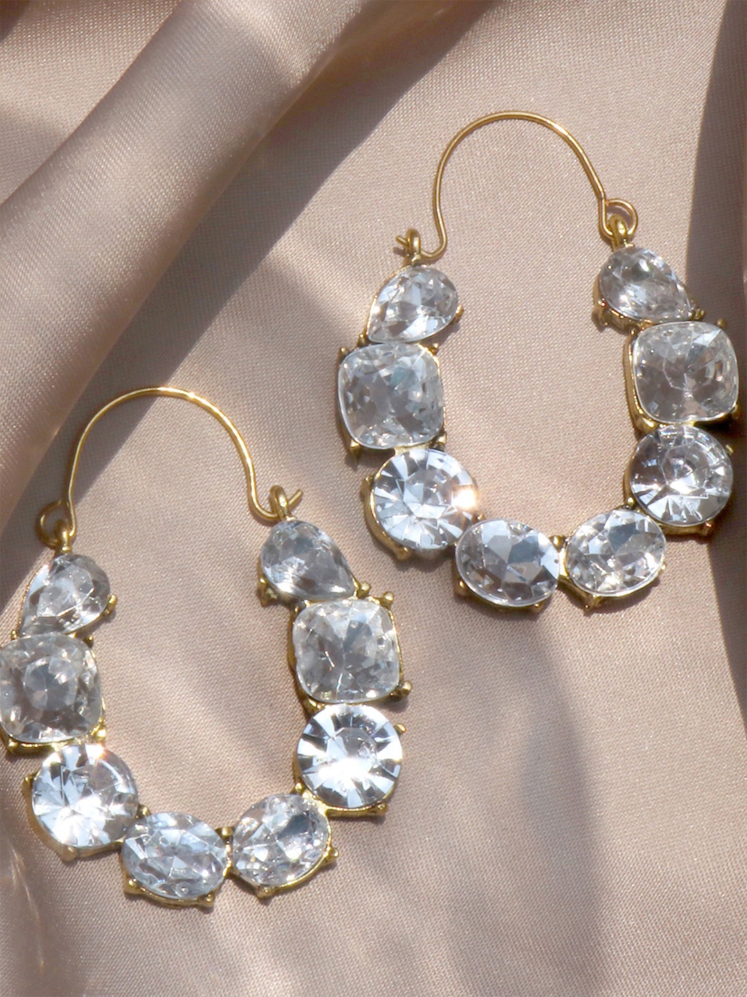 

JOKER & WITCH White Contemporary Hoop Earrings