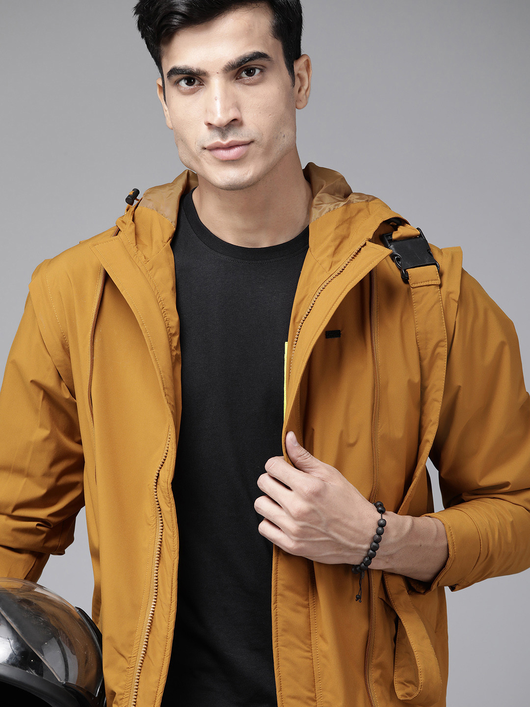 

Roadster Men Mustard Yellow Solid Convertible Tailored Jacket