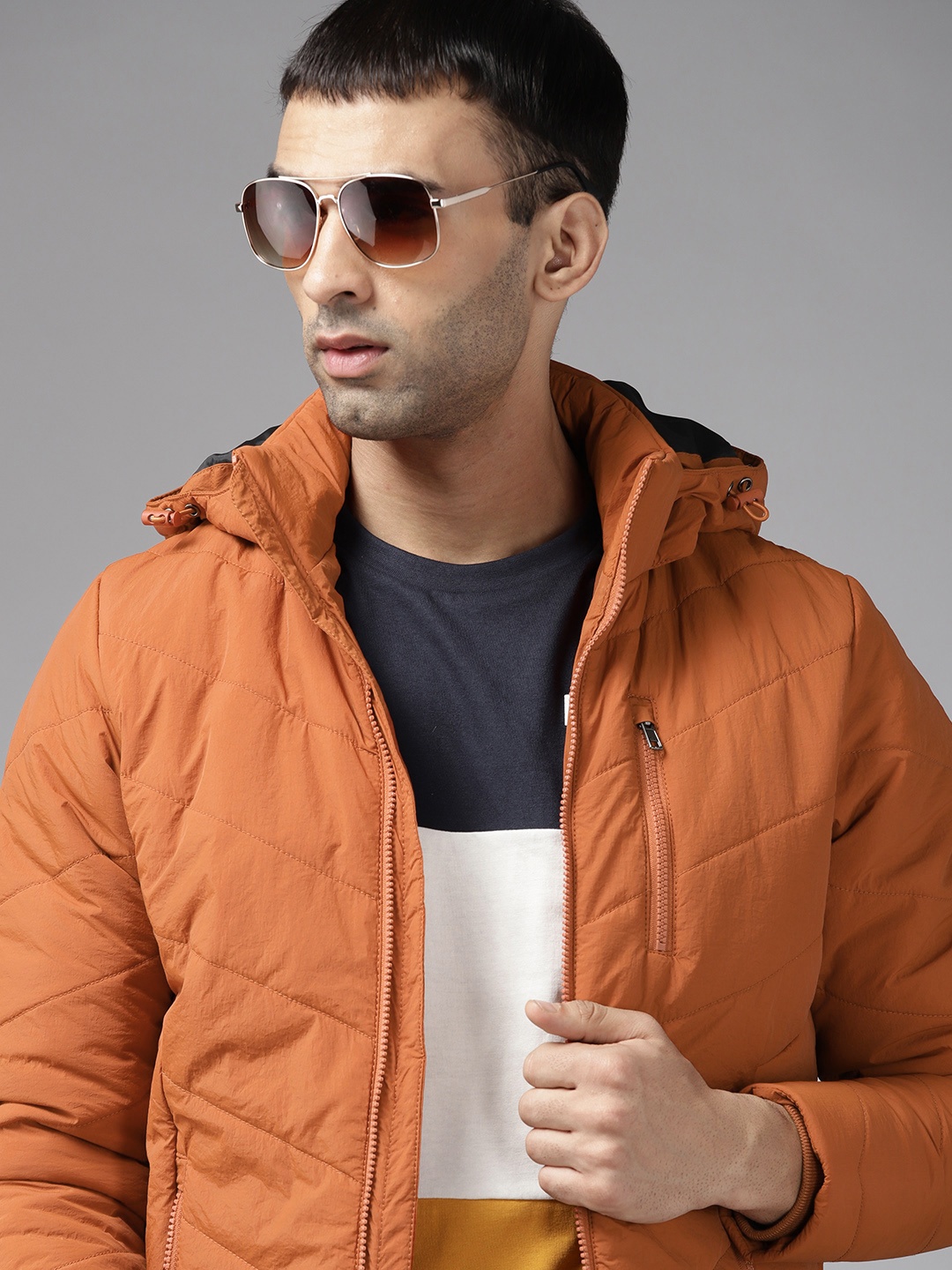 

Roadster Men Brown Solid Long Sleeved Hood Padded Jacket