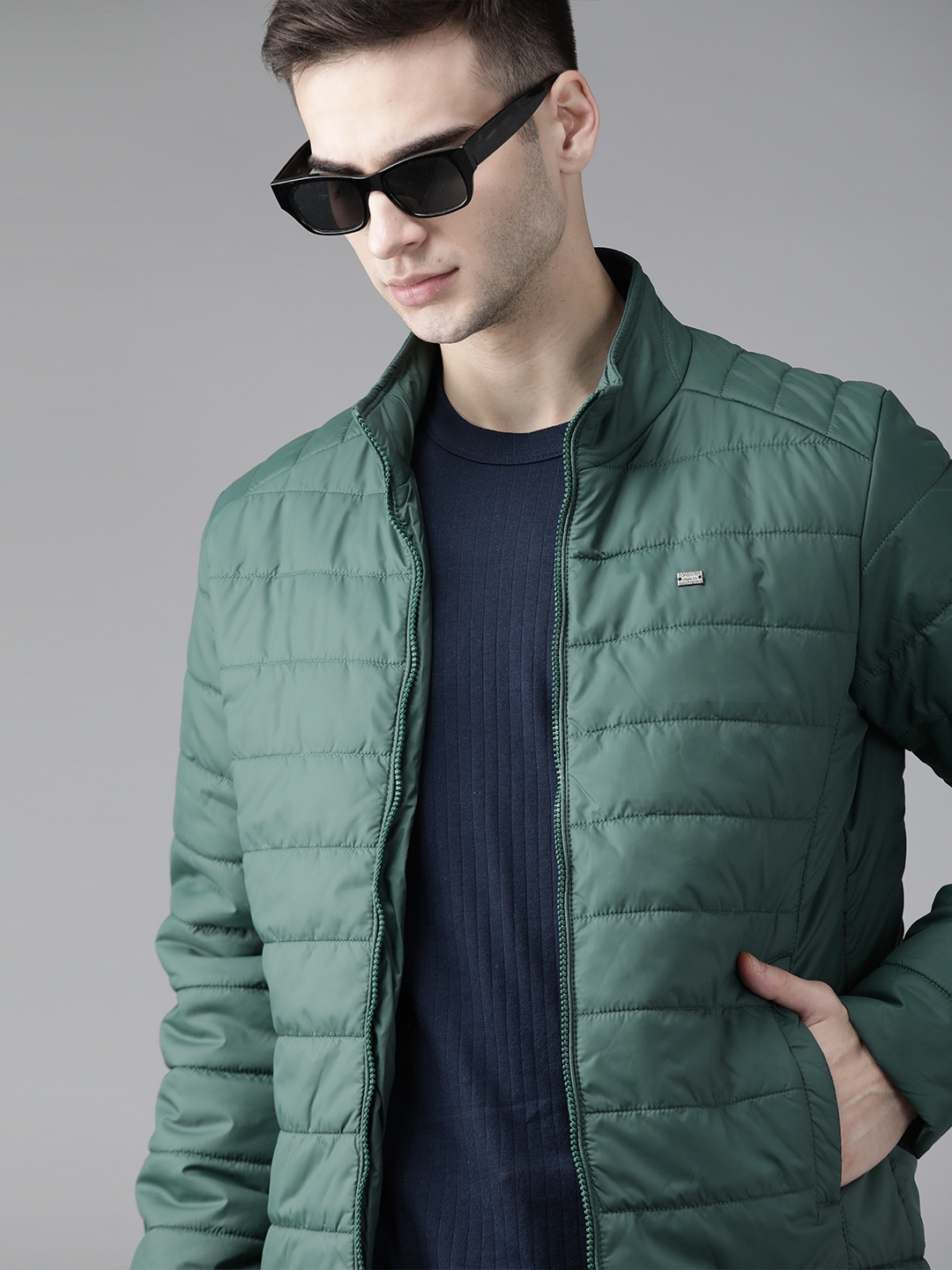 

Roadster Men Green Solid Padded Jacket