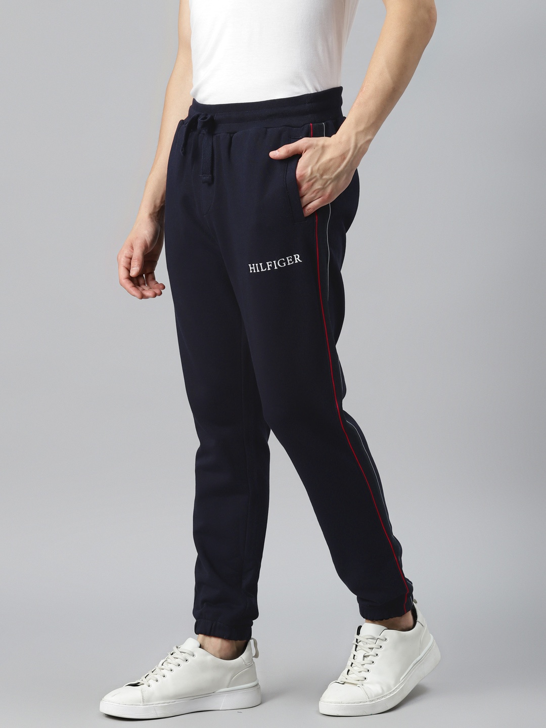 

Tommy Hilfiger Men Navy Blue Solid Cotton Joggers