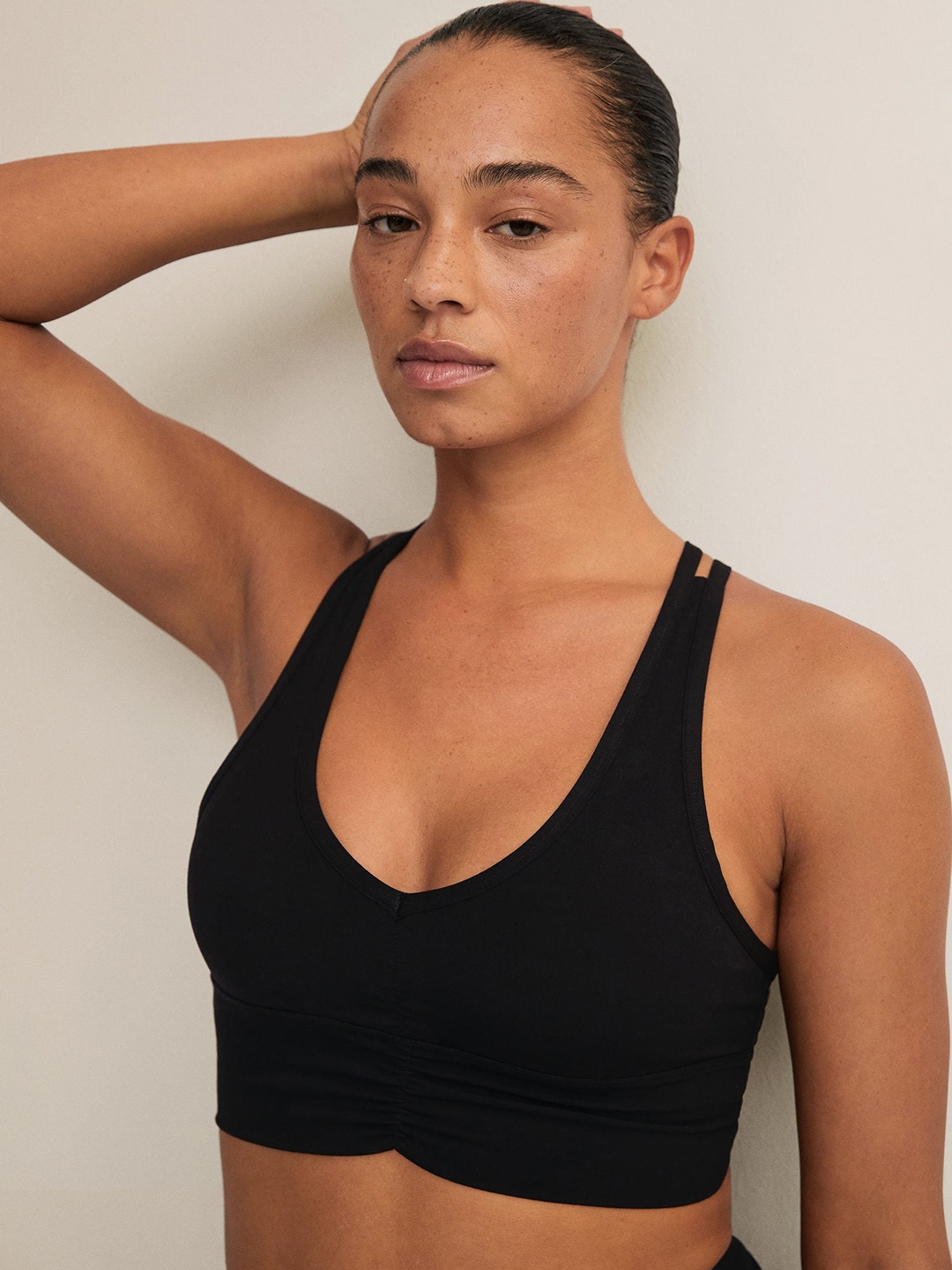 

MANGO Black Workout Medium Coverage Lightly Padded Bra 87097623