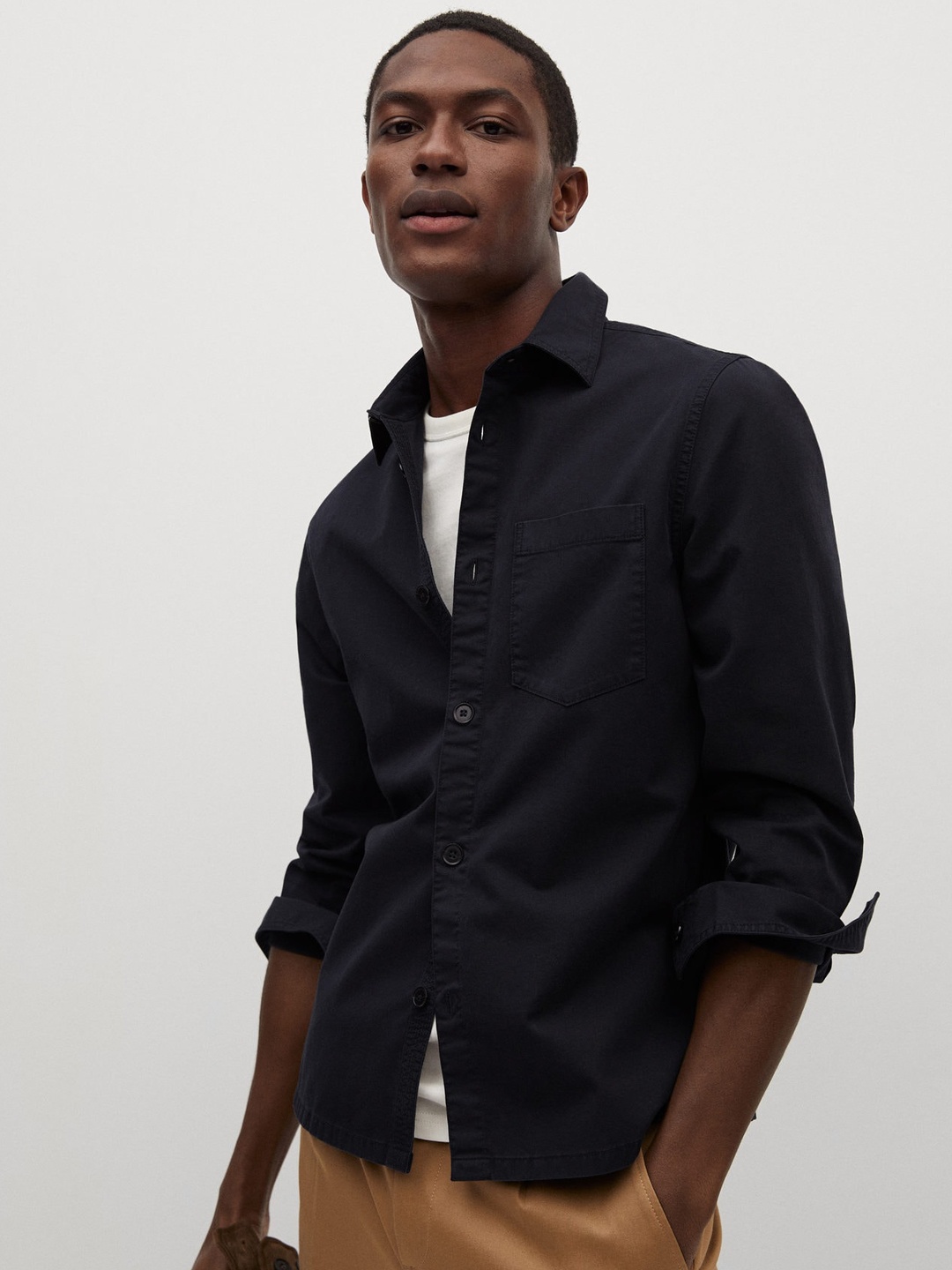 

MANGO MAN Navy Blue Cotton Regular Fit Solid Casual Shirt