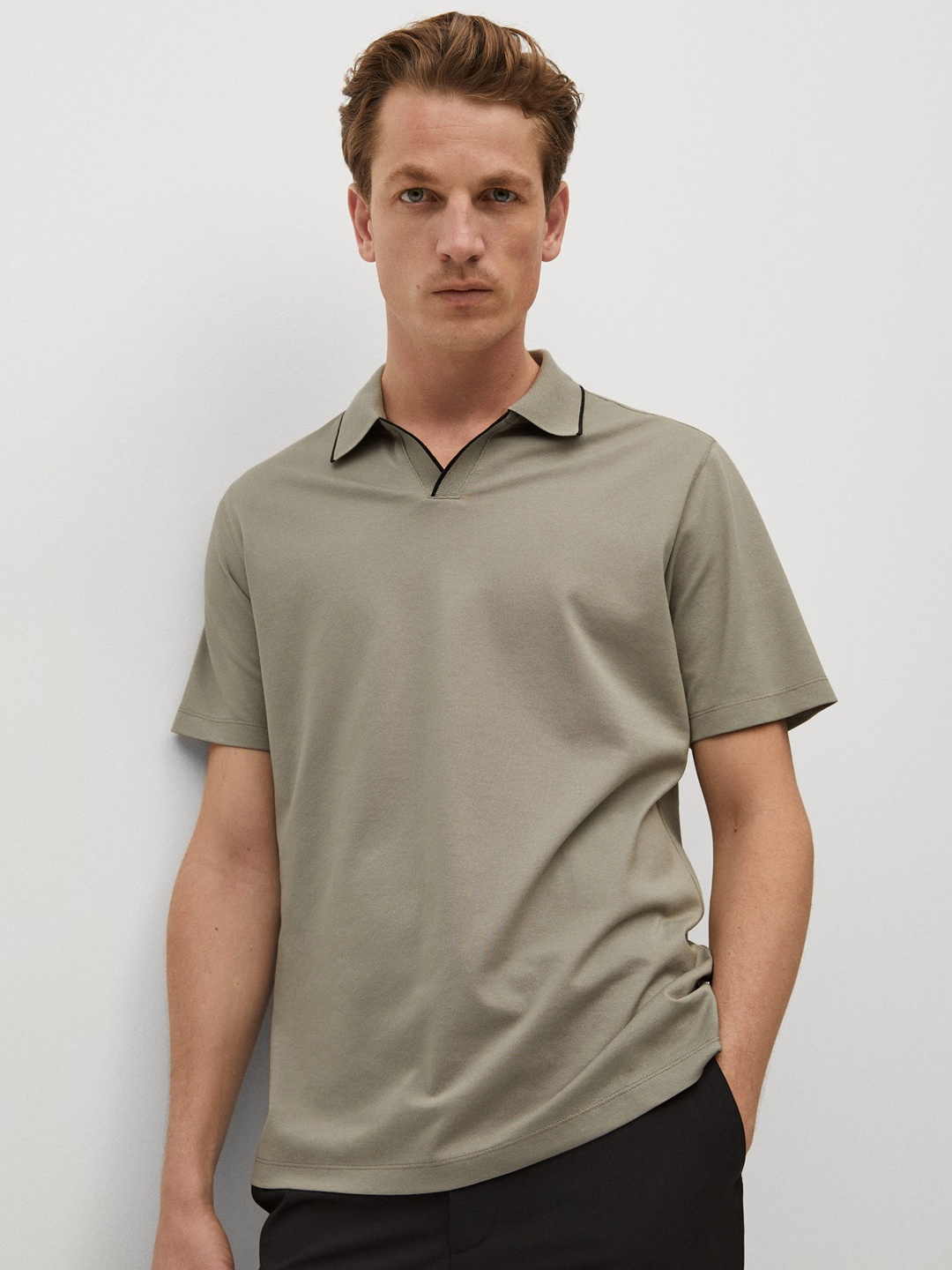

MANGO MAN Taupe Spread Collar T-shirt