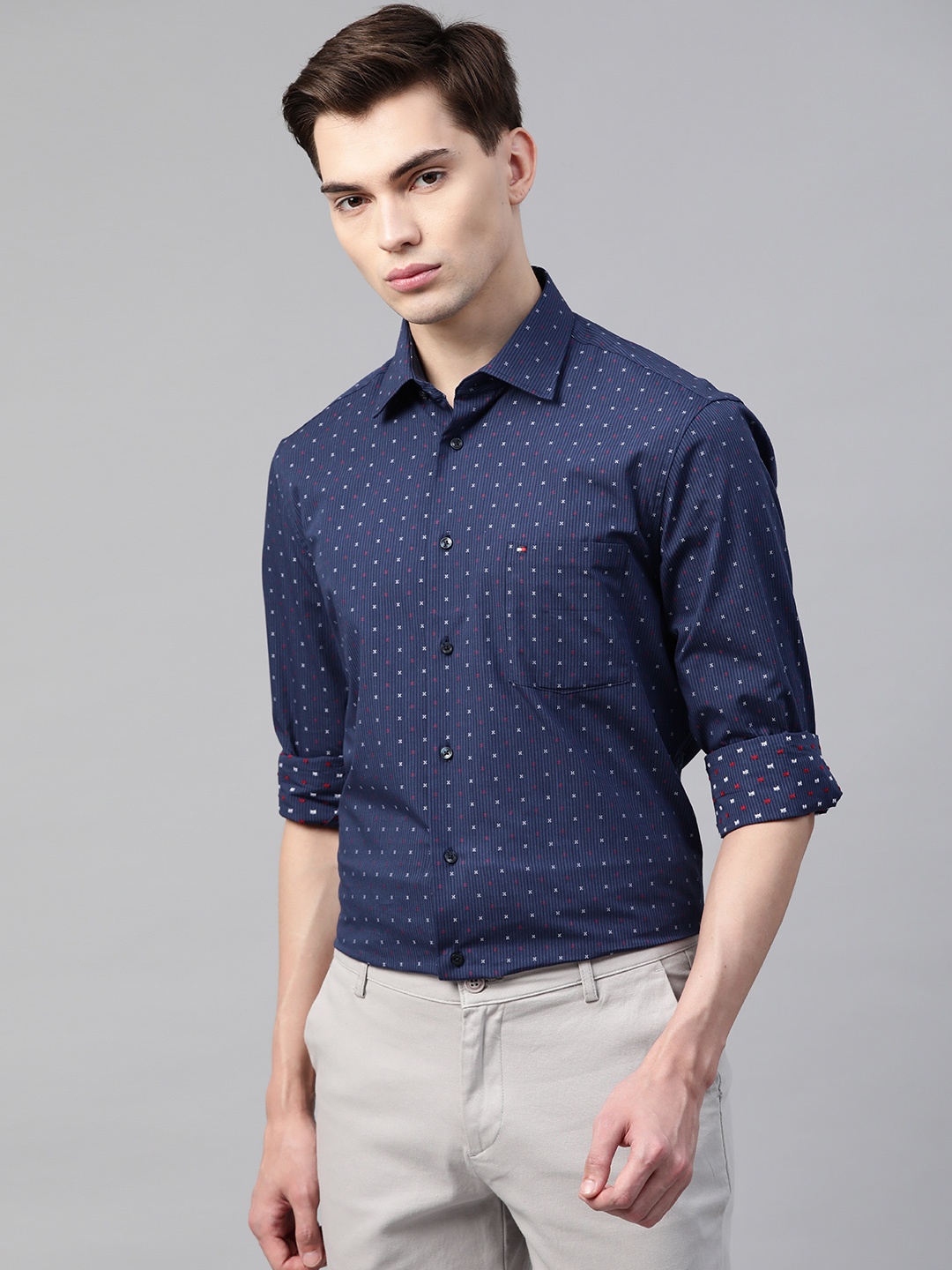 

Tommy Hilfiger Men Navy Blue Printed Cotton Dobby Casual Shirt