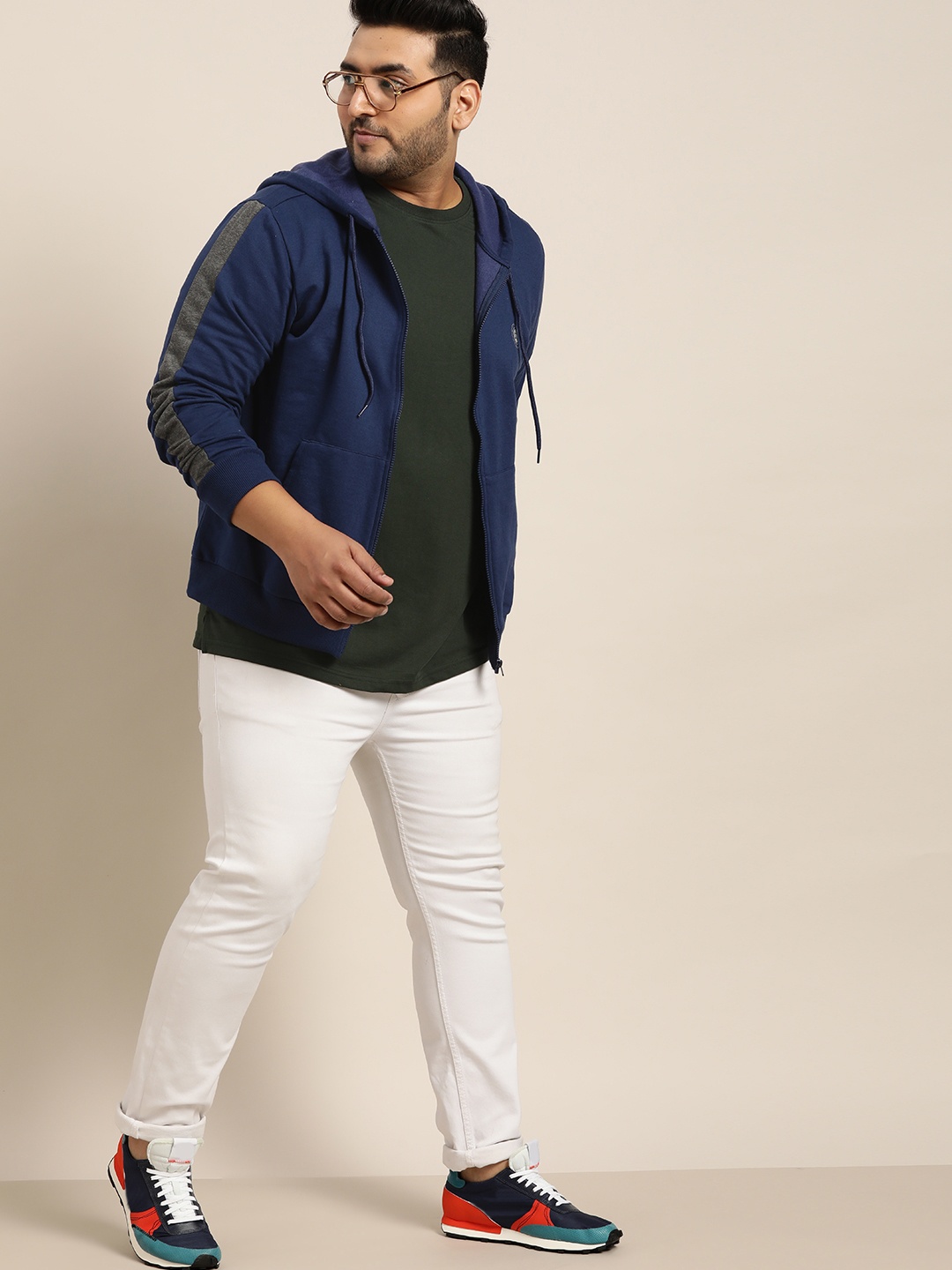 

Sztori Men Plus Size Navy Blue Solid Hooded Sweatshirt