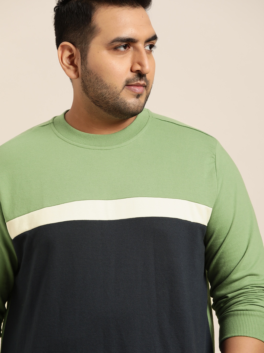 

Sztori Men Plus Size Green & Navy Blue Colourblocked Sweatshirt