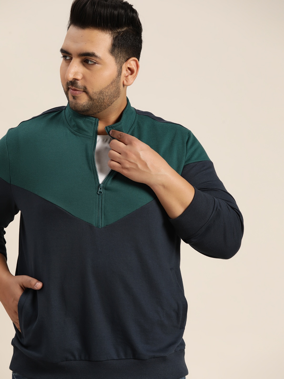 

Sztori Plus Size Men Navy Blue & Green Colourblocked Sweatshirt