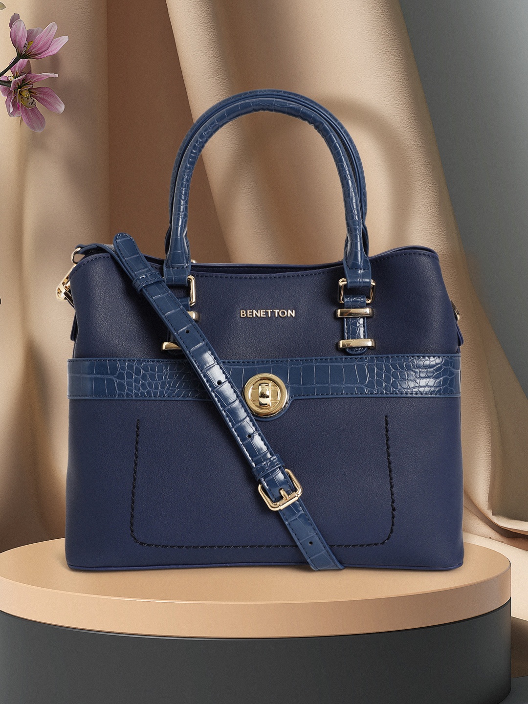 

United Colors of Benetton Navy Blue Handheld Bag