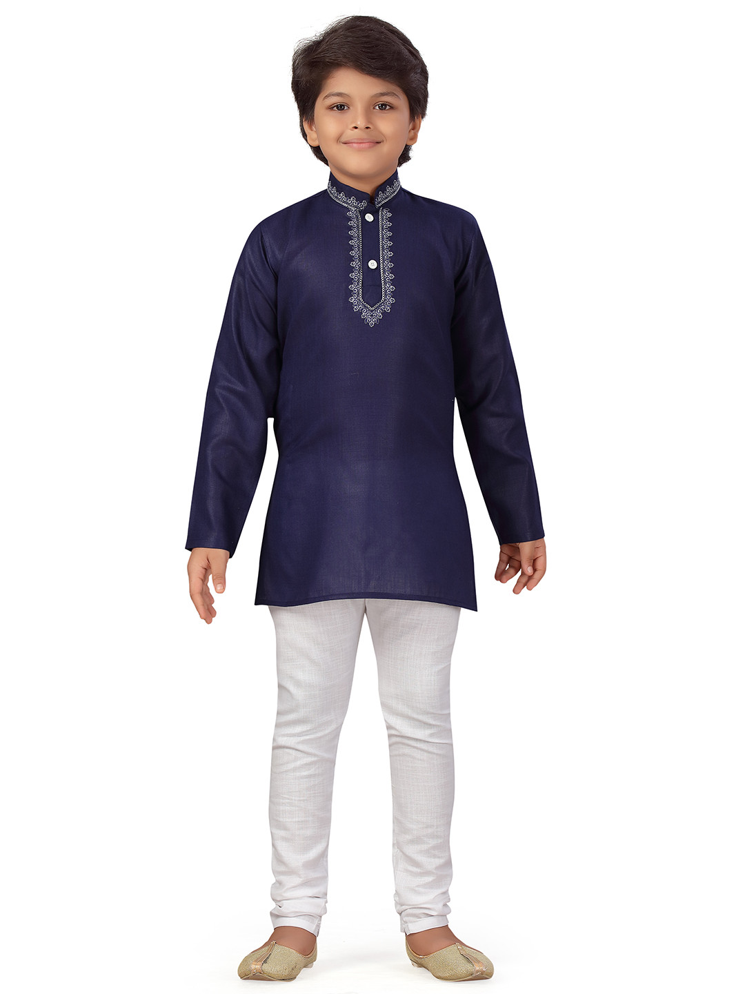 

Aj DEZInES Boys Navy Blue Embroidered Pure Cotton Kurta with Pyjamas
