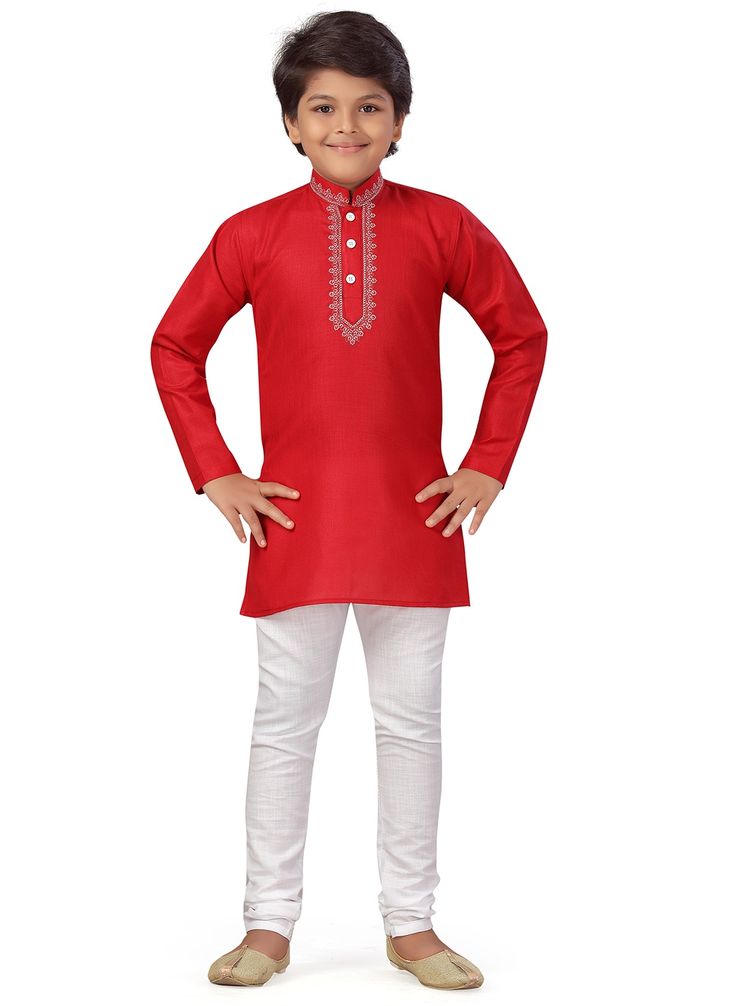 

Aj DEZInES Boys Red Embroidered Pure Cotton Kurta with Pyjamas