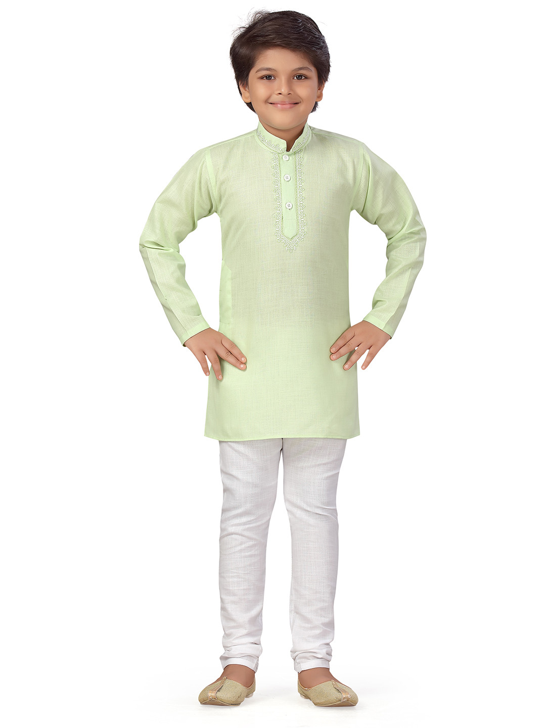 

Aj DEZInES Boys Green Embroidered Pure Cotton Kurta with Pyjamas