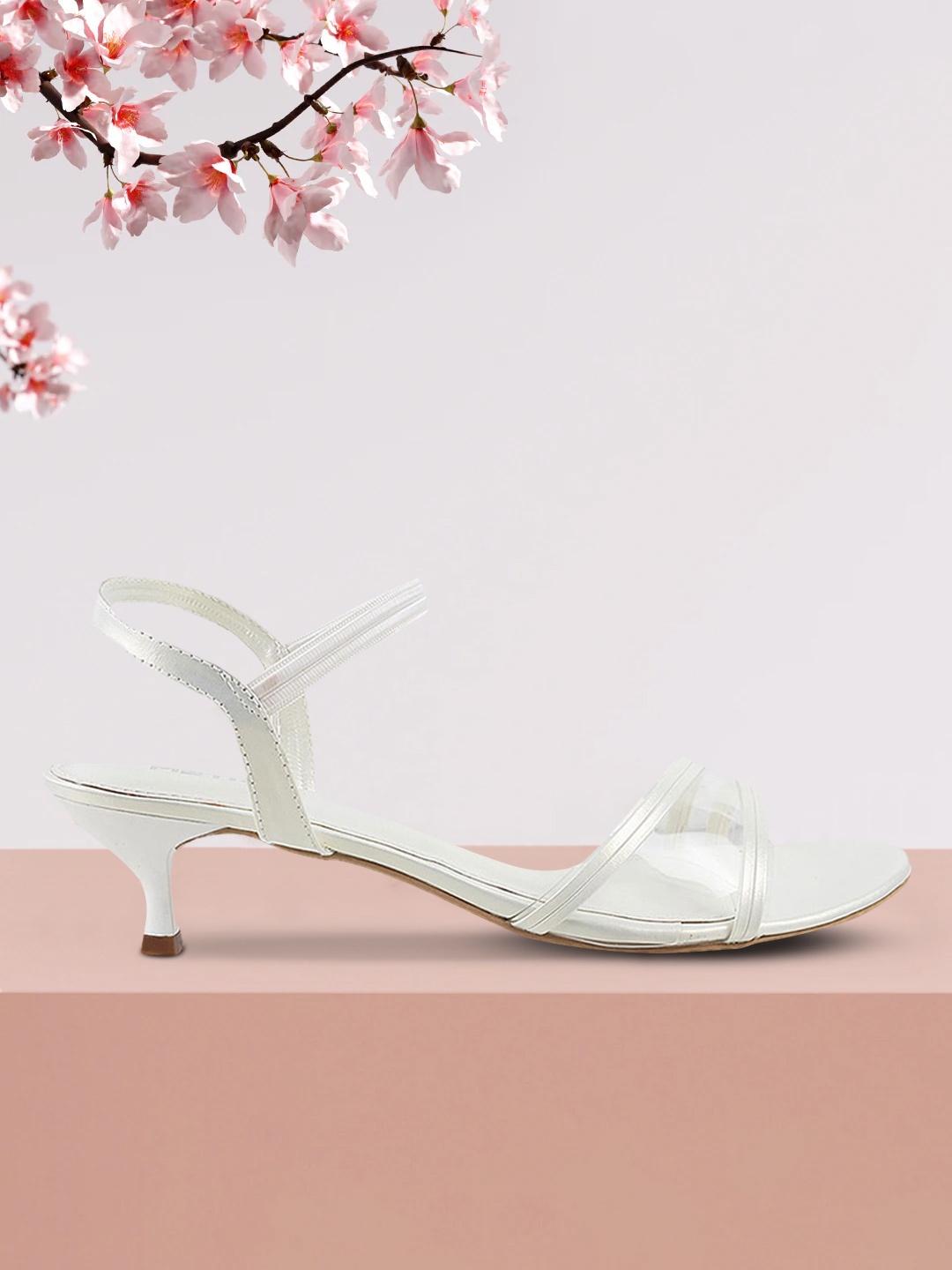 

Metro Women White & Transparent Solid Sandals