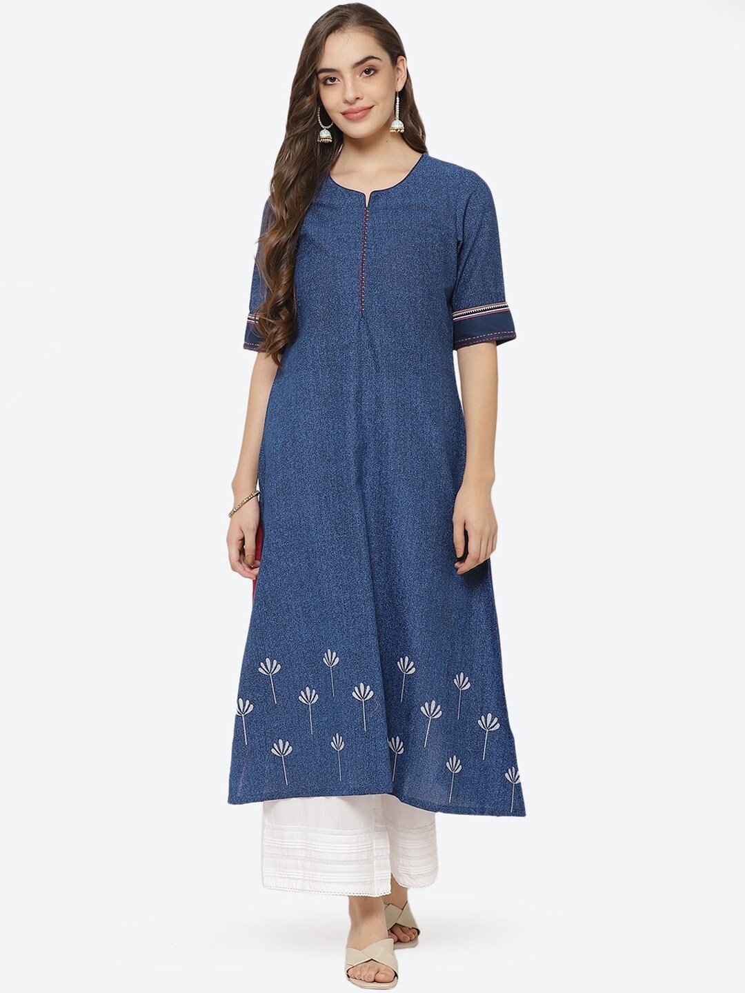 

Rangriti Women Blue Floral Printed Kurta