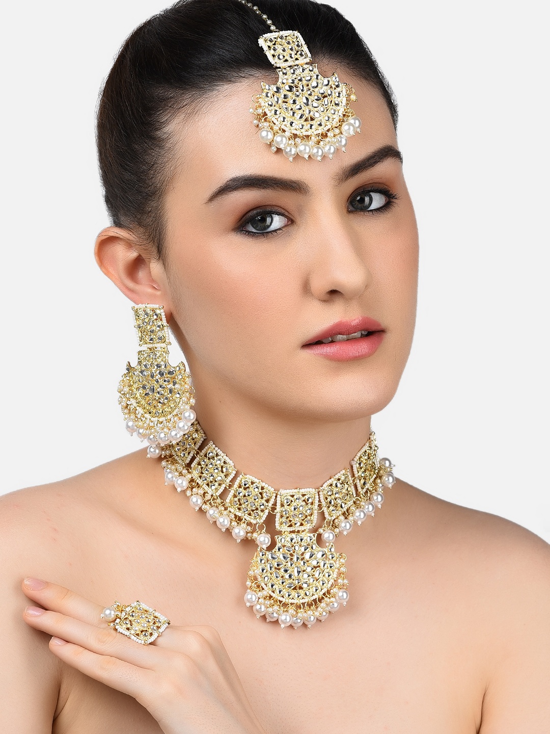 

Zaveri Pearls White Gold-Plated Kundan Studded Wedding Jewellery Set