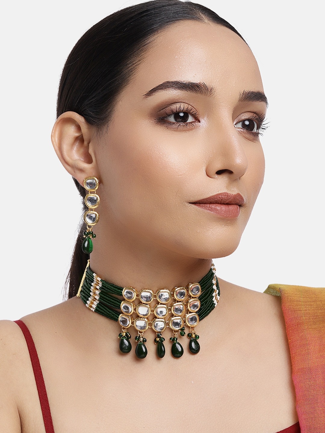 

Zaveri Pearls Green & White Gold-Plated Beads Kundan Jewellery Set