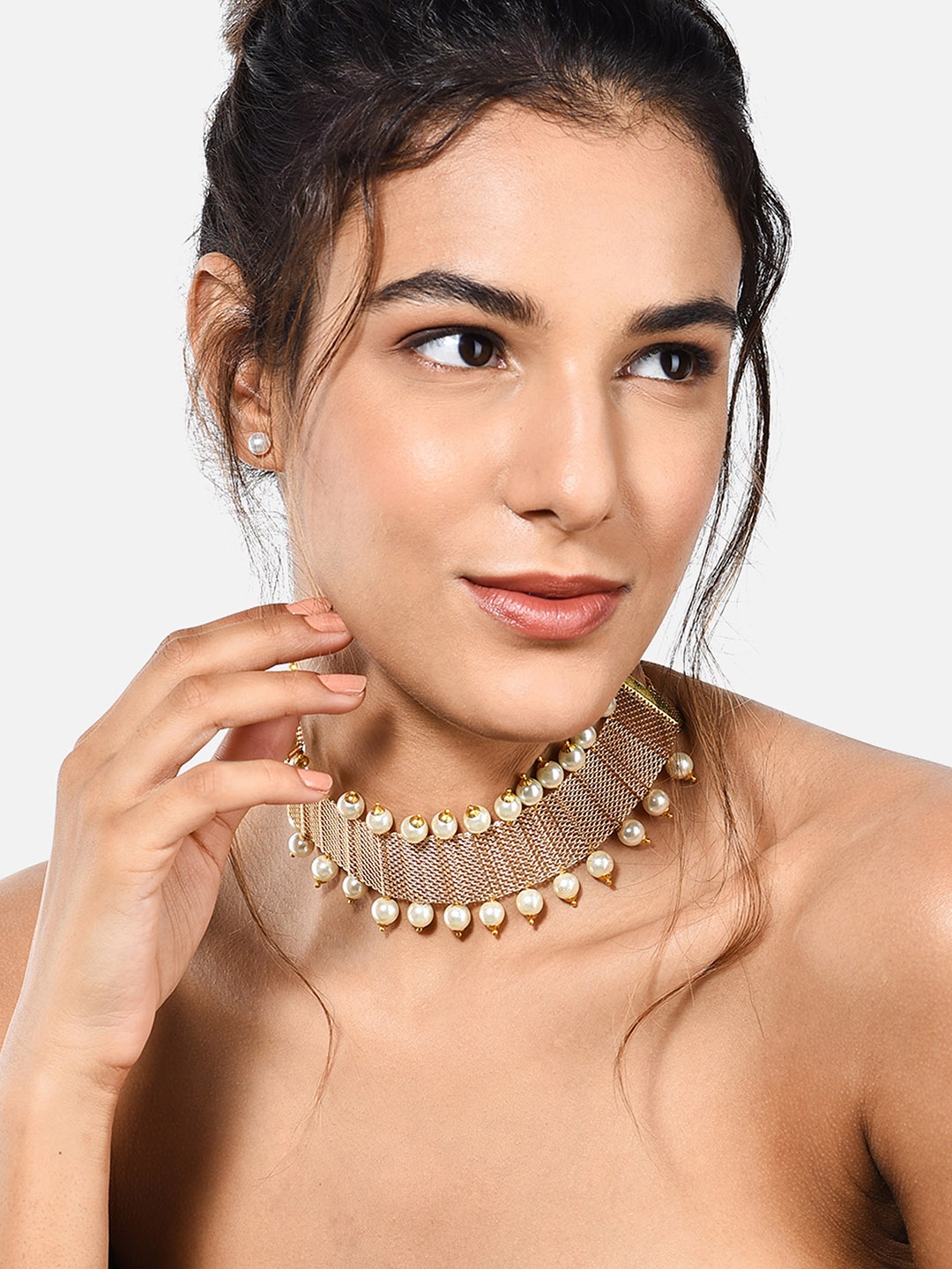 

Zaveri Pearls Gold-Plated White Pearls Jewellery Set