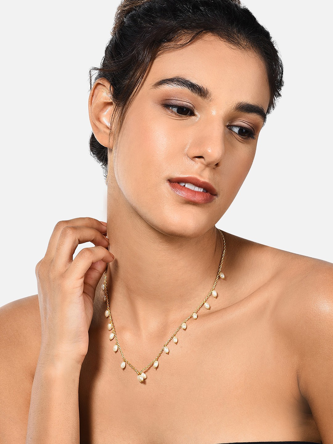 

Zaveri Pearls Off White Gold-Plated Necklace
