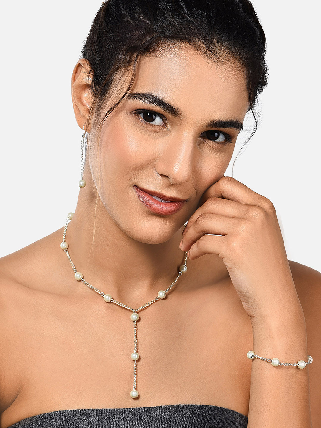 

Zaveri Pearls Silver-Plated Pearl Beaded Jewellery Set