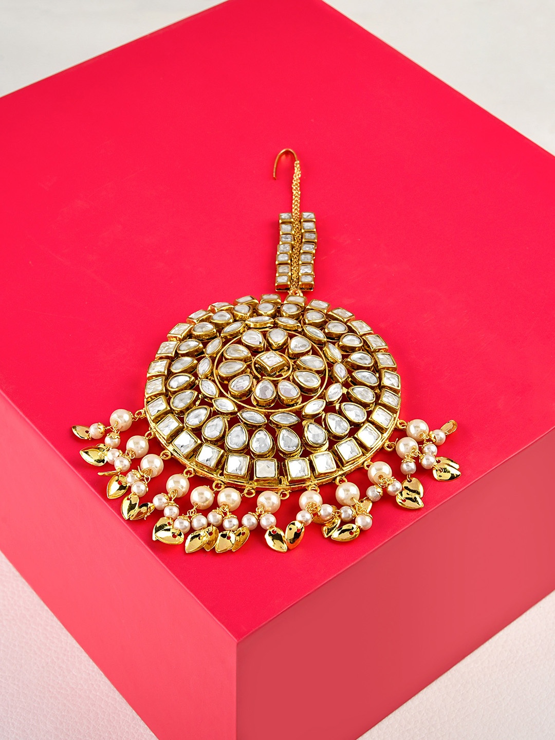 

Zaveri Pearls White Gold-Toned Kundan & Pearls Studded Maang Tika