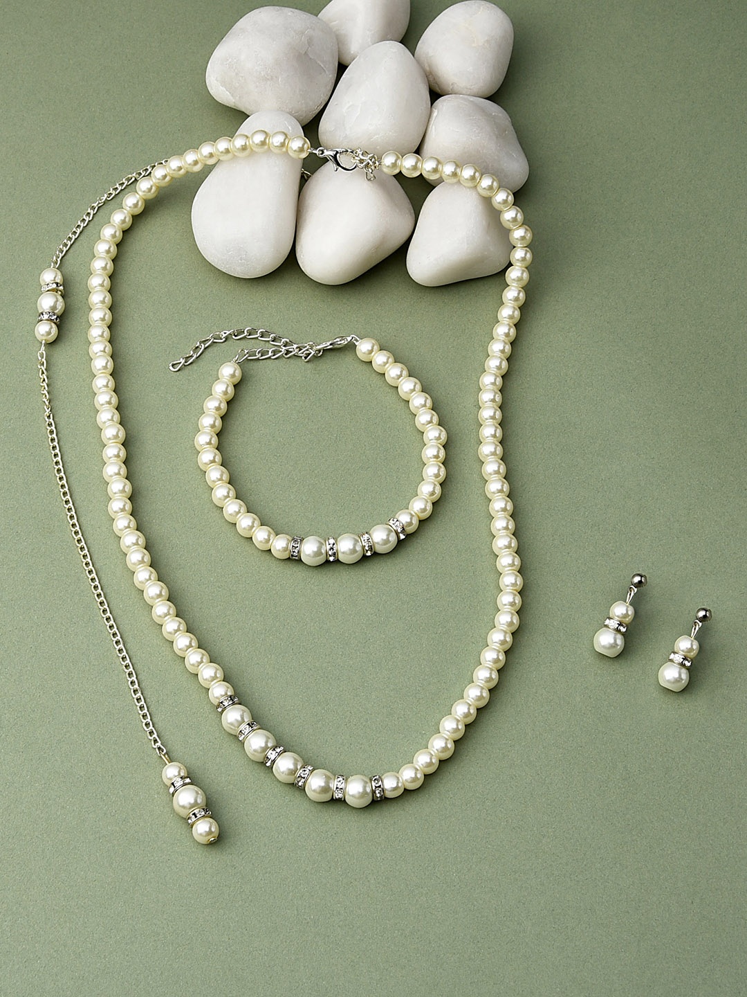 

Zaveri Pearls Silver-Plated Pearl Beaded Jewellery Set
