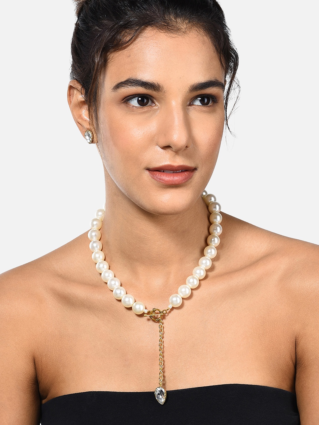 

Zaveri Pearls White & Gold-Plated Pearl Jewellery Set