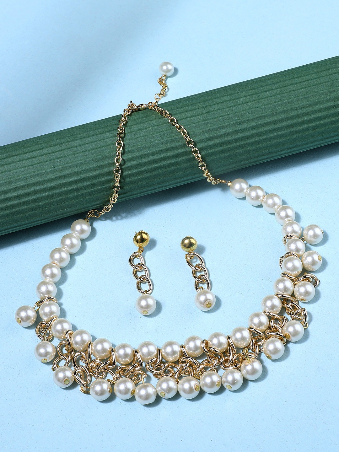 

Zaveri Pearls Gold-Plated & White Fringe Beaded Jewellery Set
