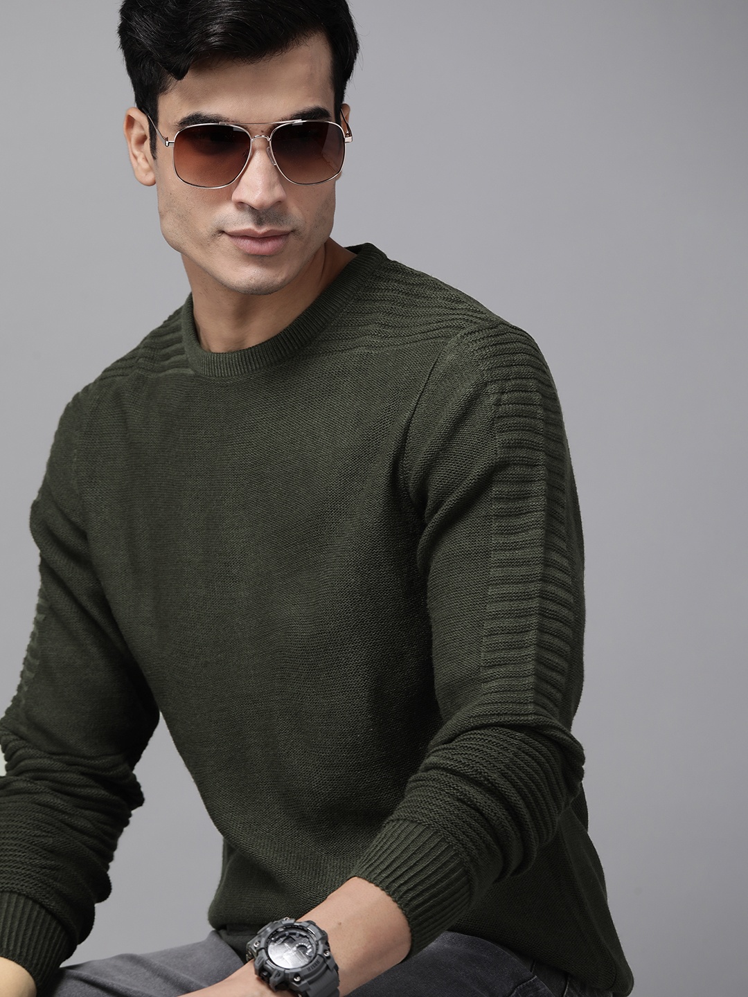 

Roadster Men Green Solid Pullover