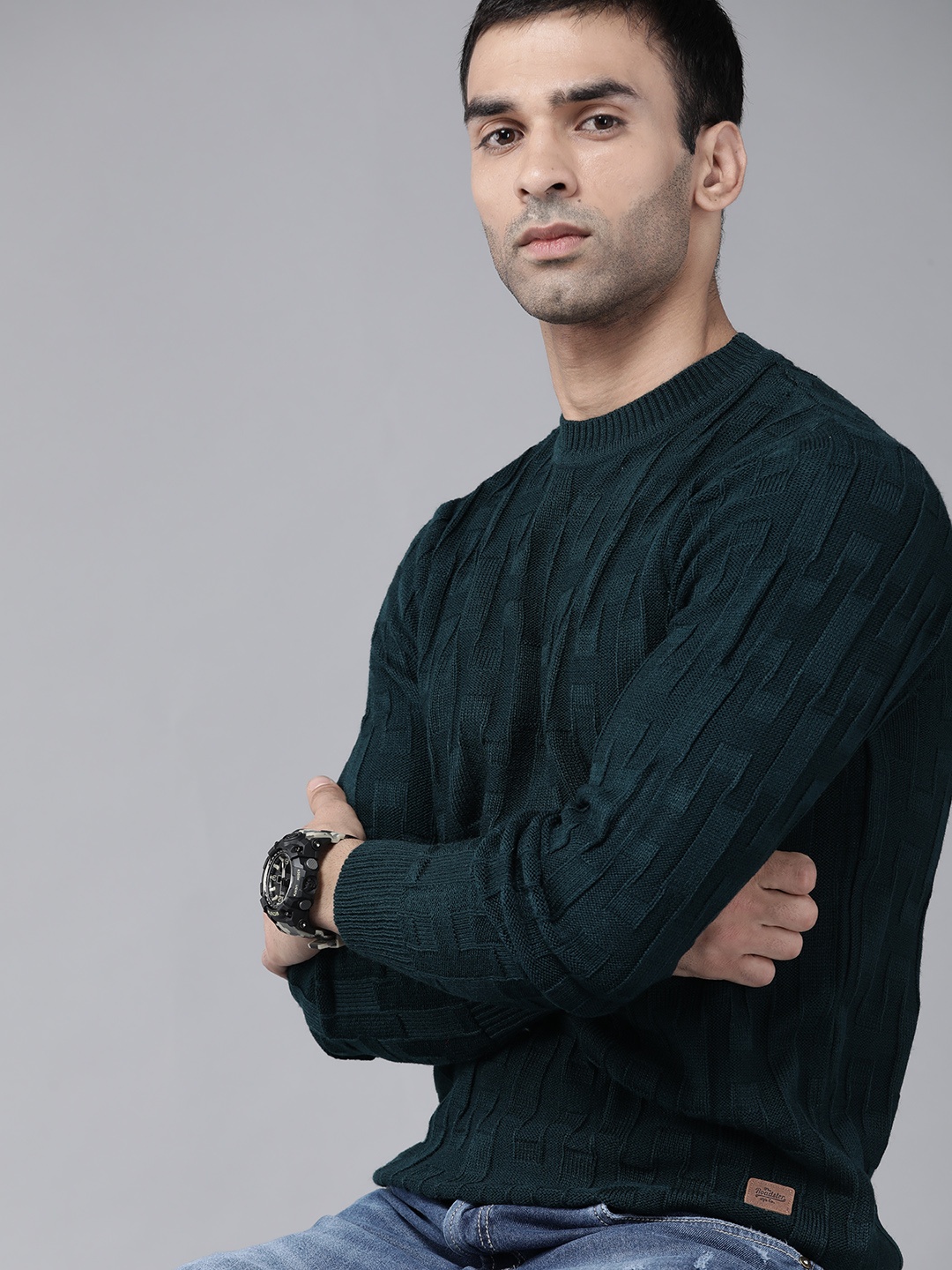 

Roadster Men Green Geometric Self Design Pullover