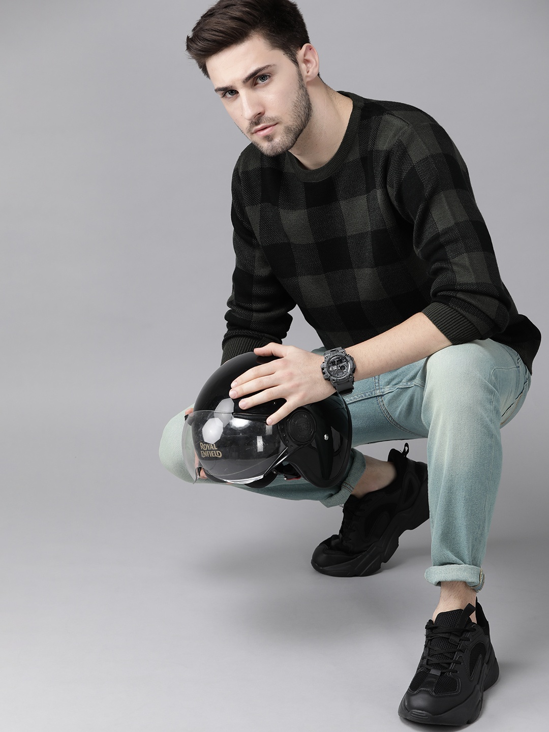 

Roadster Men Black & Grey Checked Pullover