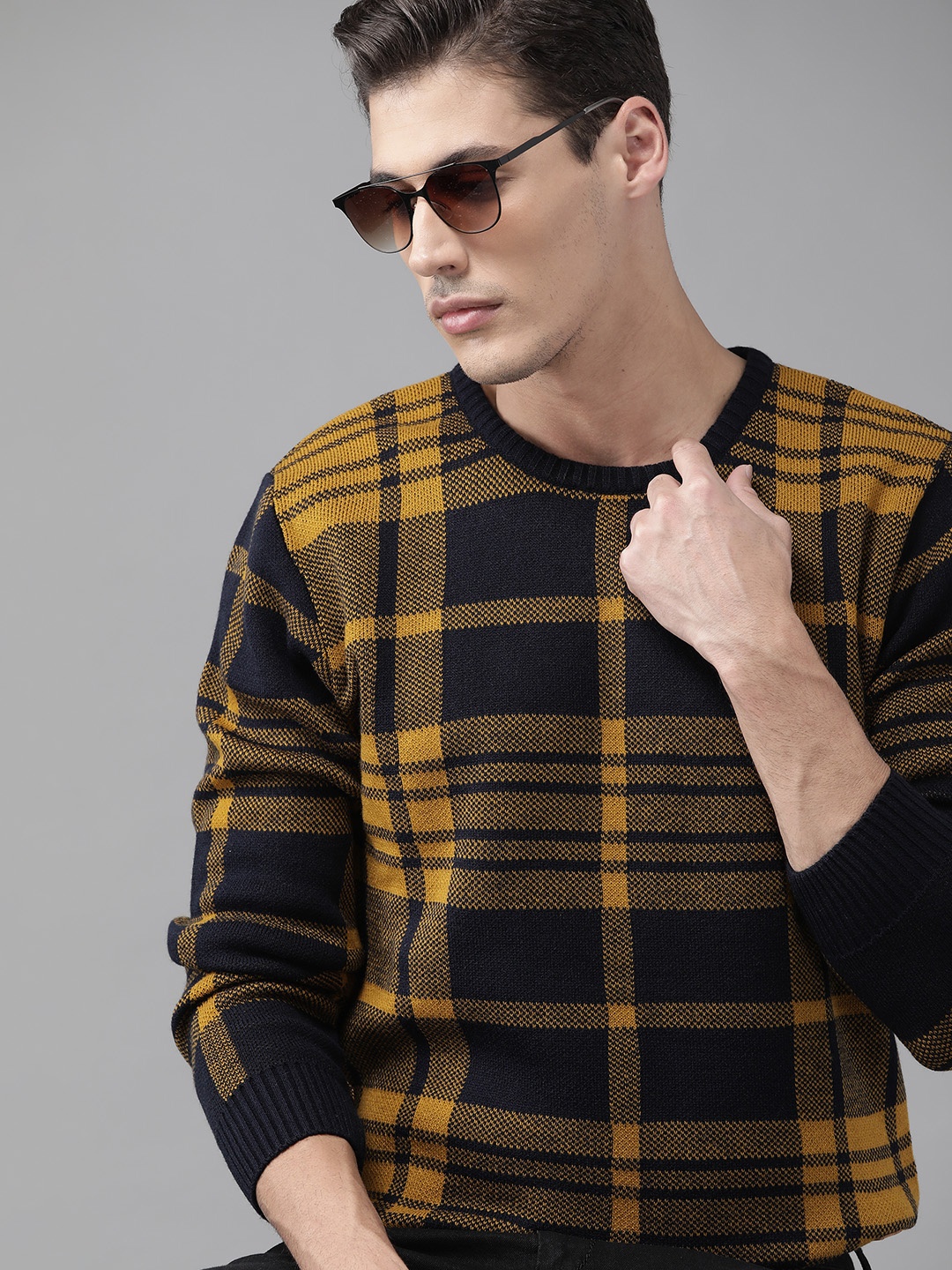 

Roadster Men Navy Blue & Mustard Checked Pullover