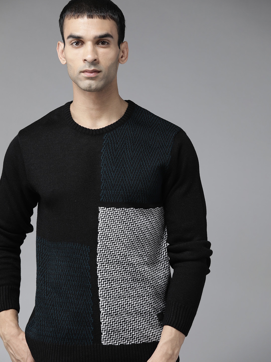 

Roadster Men Black & White Self Design Pullover