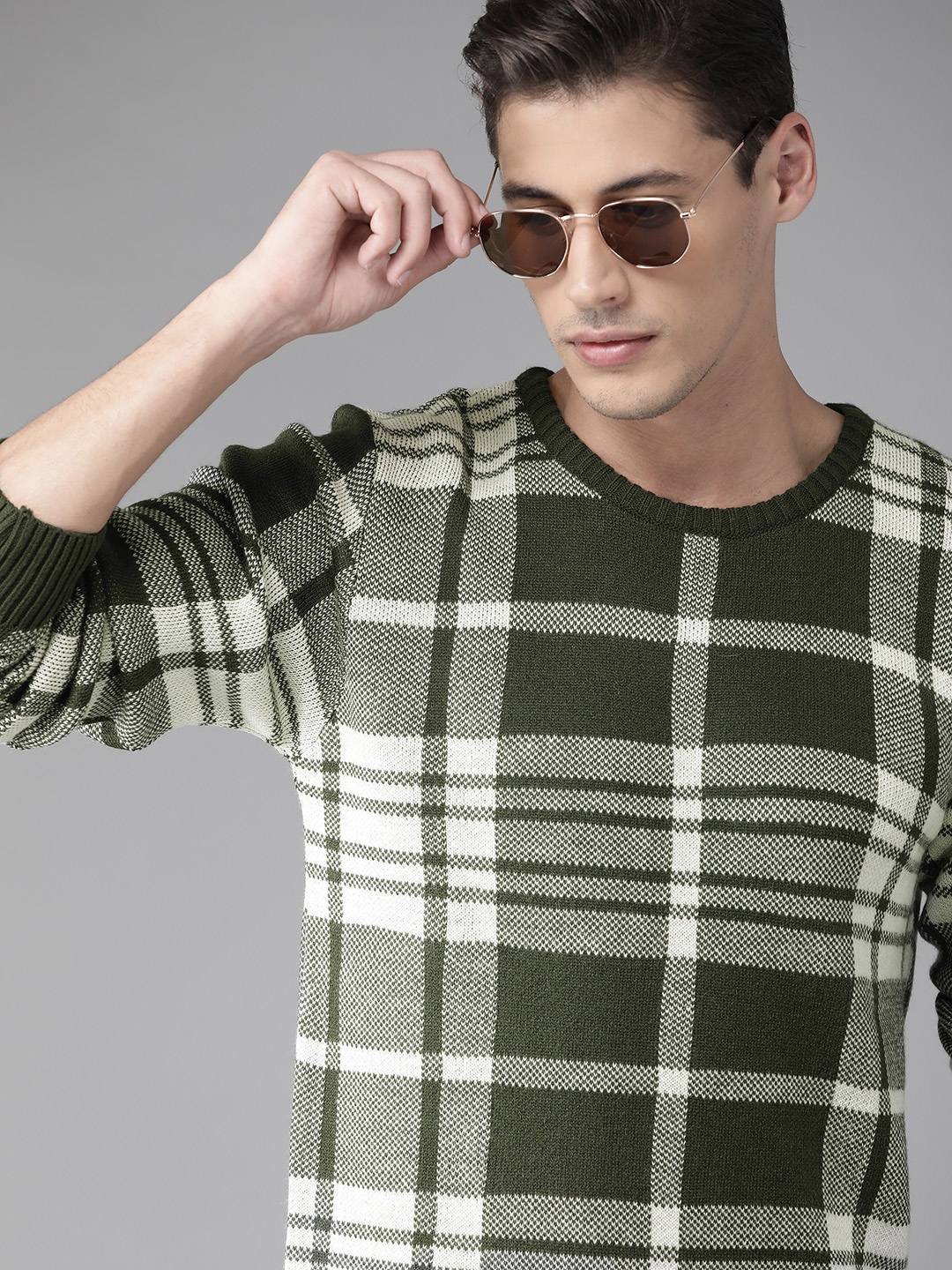 

Roadster Men Olive Green & Off White Checked Pullover