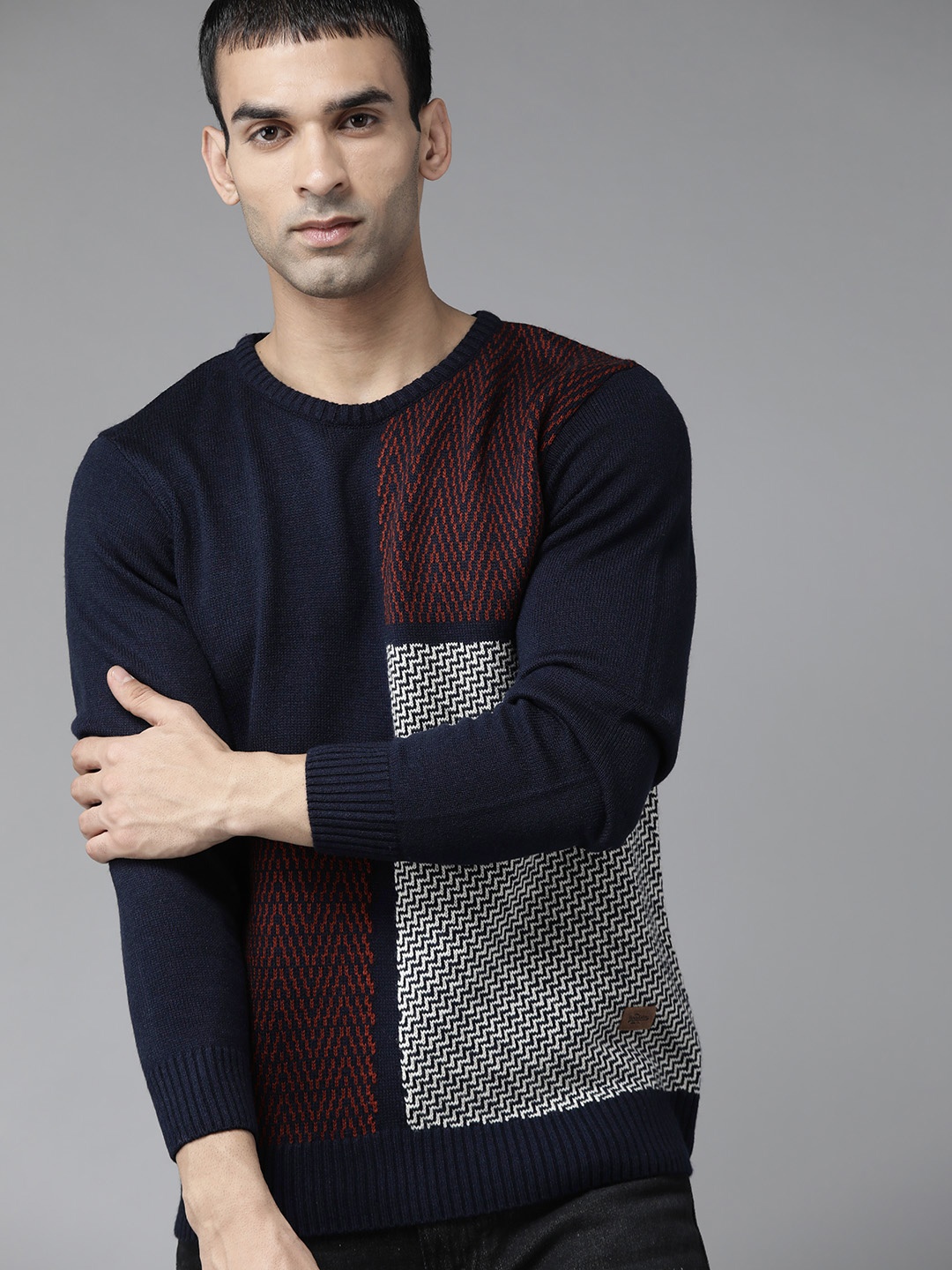 

Roadster Men Navy Blue & White Self Design Pullover