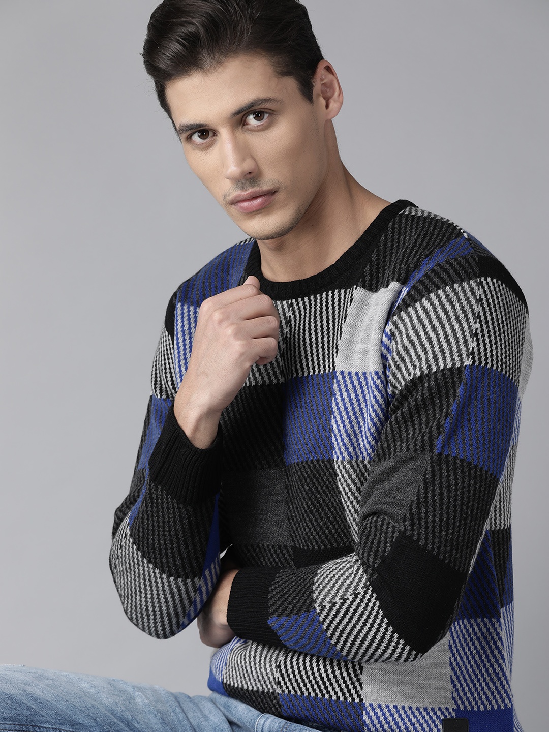 

Roadster Men Black & Blue Checked Pullover