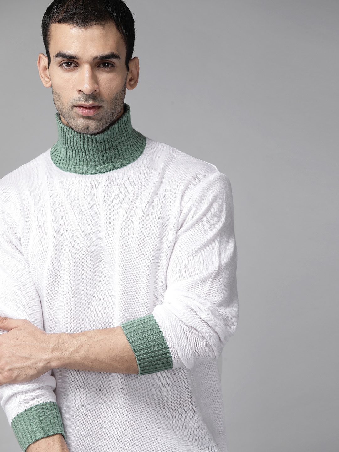 

Roadster Men White & Green Solid Turtle Neck Pullover