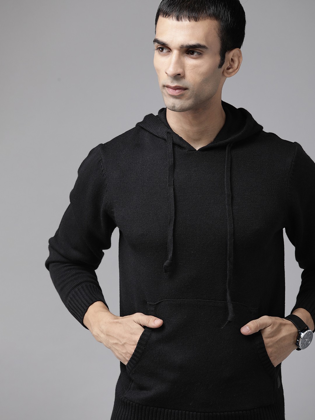 

Roadster Men Black Solid Hooded Pullover