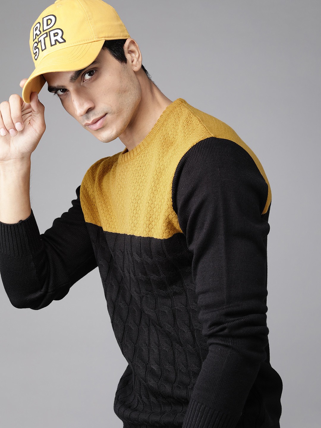 

Roadster Men Mustard Yellow & Black Colourblocked Pullover