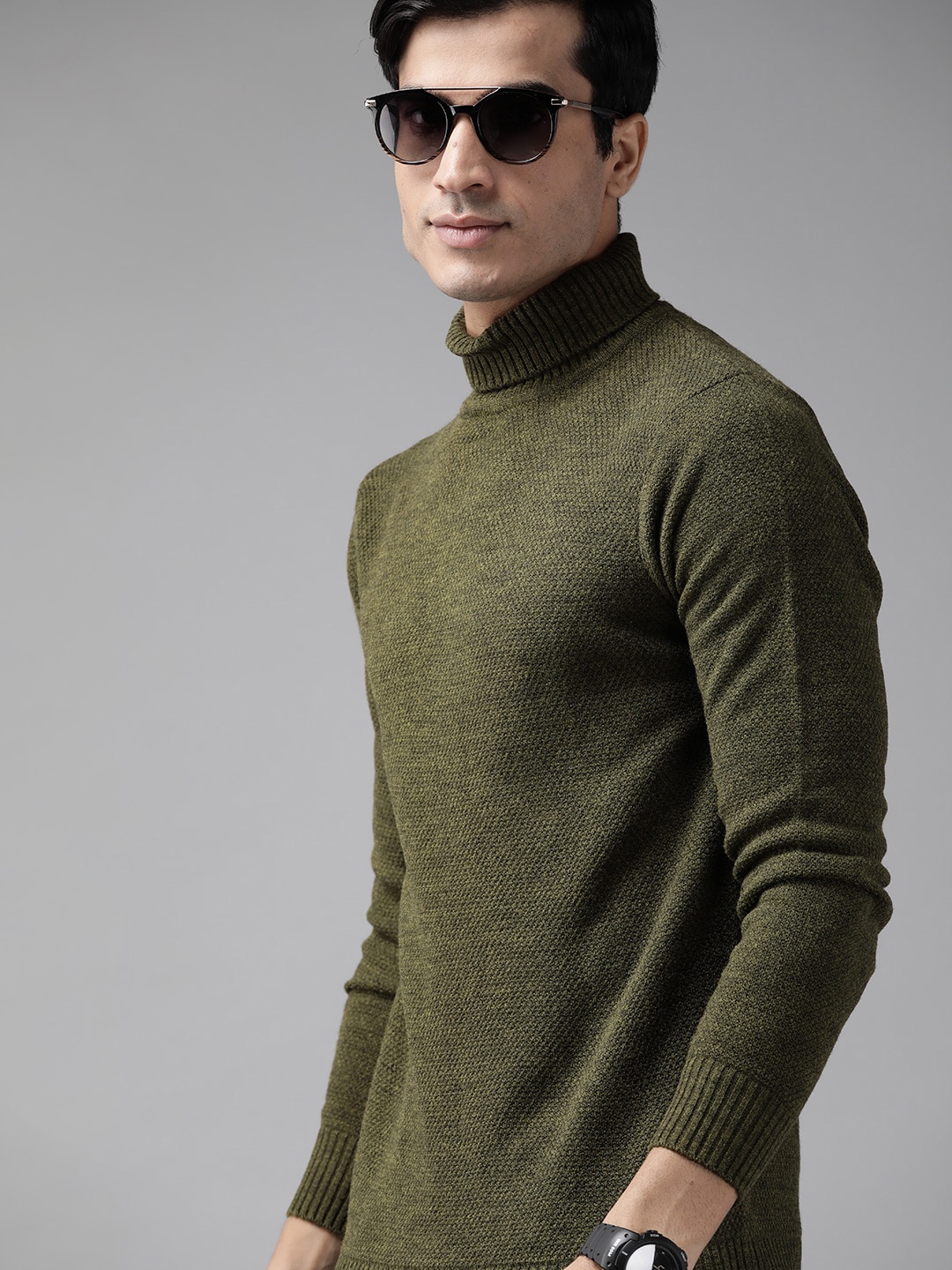 

Roadster Men Olive Green Self Design Pullover Sweater