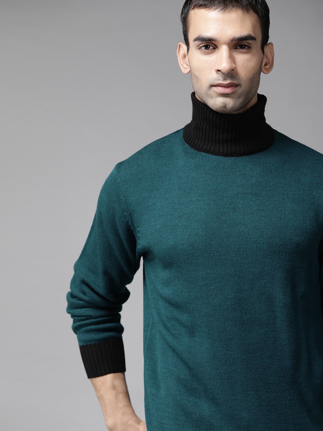 

Roadster Men Teal Blue & Black Solid Turtle Neck Pullover
